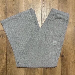 ALO Yoga Ribbed Heather Gray Sweatpants